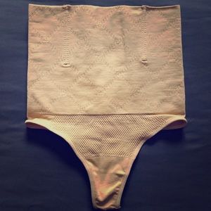 Thong shapewear